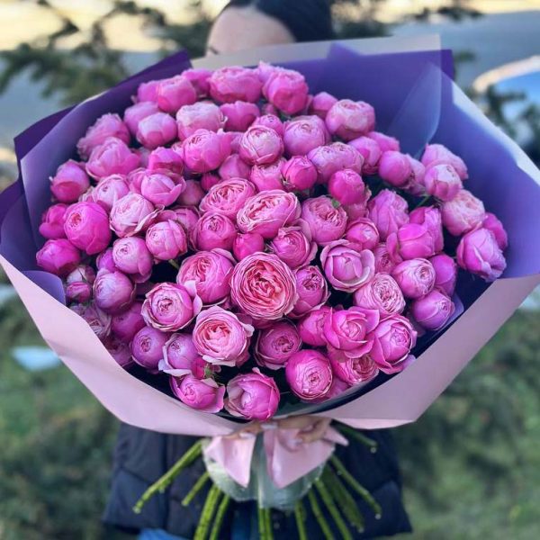A stunning bouquet featuring Silva Pink flowers, perfect for adding elegance and vibrancy to any occasion.