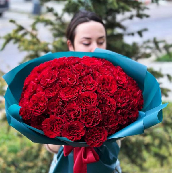 Bouquet of 50 roses—an expression of boundless beauty and wonder.