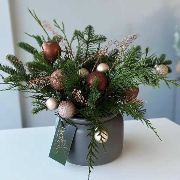 Christmas Tree Box Arrangement: Fresh Floral Symphony of Festive Elegance