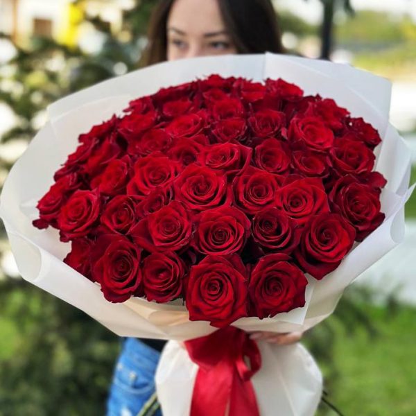 Enchanting Elegance Bouquet: A breathtaking arrangement showcasing 60 roses, designed for conveying deep admiration, appreciation, and love on any special occasion.