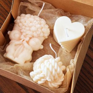Valentine's Radiant Wax Creation: A luminous wax composition named crafted to celebrate the radiant and vivid facets of love. Perfect for expressing deep affection on any romantic occasion.