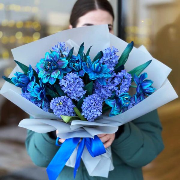 Hyacinths and Tulips Bouquet: embrace the beauty of spring