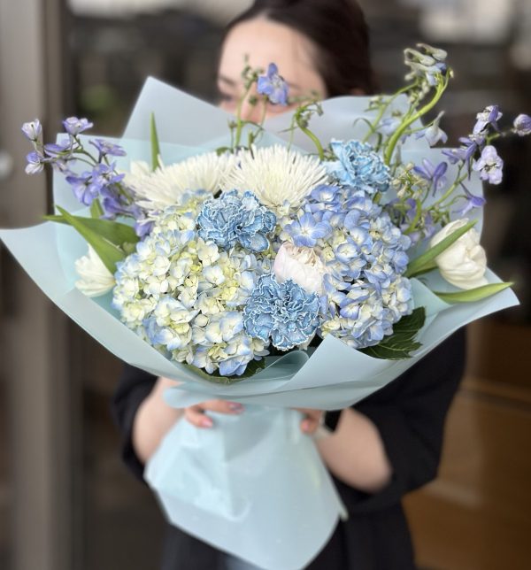 Embrace the beauty of a mother's dreams with 'Mother's Dreams' bouquets – each arrangement a tender reflection of her hopes and aspirations. Explore our heartfelt collection today and honor the guiding force of a mother's love with flowers as precious as her dreams.