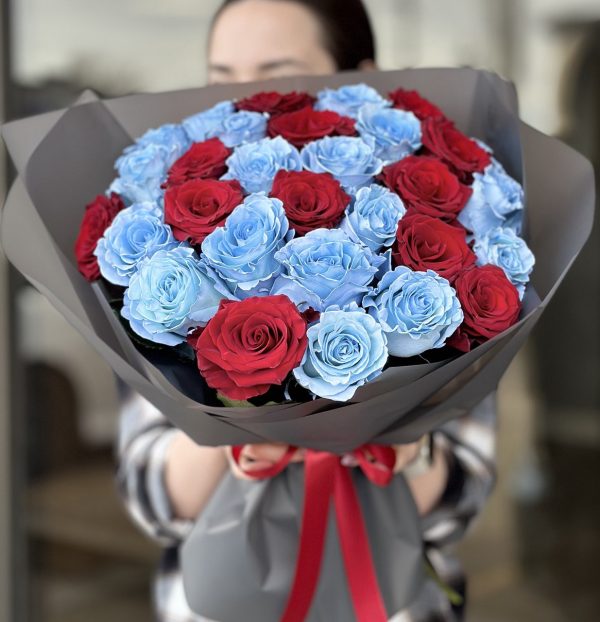 Make a statement with 'Bold Choice' bouquets. Explore striking floral arrangements designed to stand out and impress. Perfect for those who dare to be different, our collection offers vibrant blooms and unique designs for any occasion. Order now to make a bold statement with your floral gift.