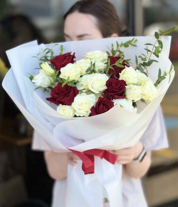 Beautiful 'Give Emotions' bouquet of flowers, ideal for expressing heartfelt sentiments on special occasions