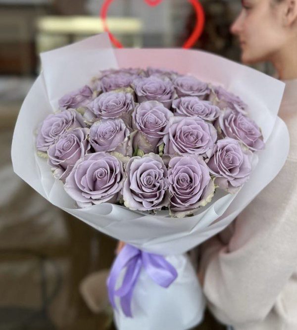 19 lavender roses bouquet, 'Love in Bloom', romantic floral arrangement.